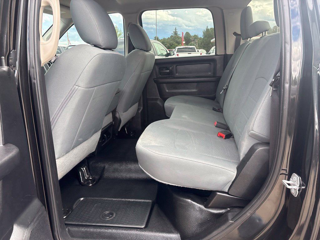 Used 2018 RAM 3500 Tradesman w/ Chrome Appearance Group AWD/4WD image 12