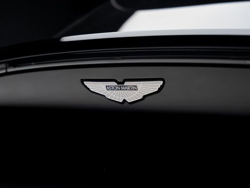 Used 2021 Aston Martin DBX image 30