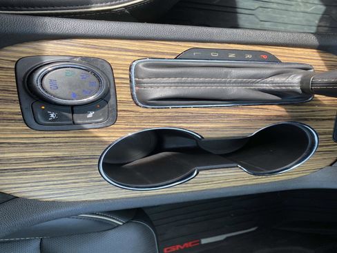 Used 2019 GMC Acadia Denali w/ Technology Package image 16