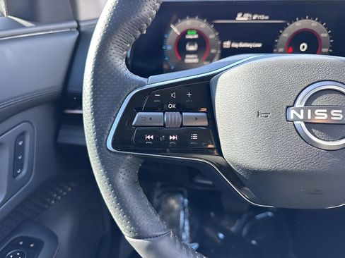 Used 2023 Nissan Ariya AWD image 15