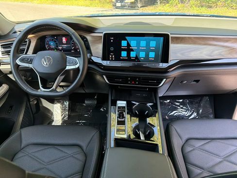 Used 2026 Volkswagen Atlas SE AWD/4WD image 10