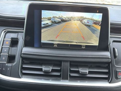 Used 2022 Chevrolet Suburban Z71 image 32