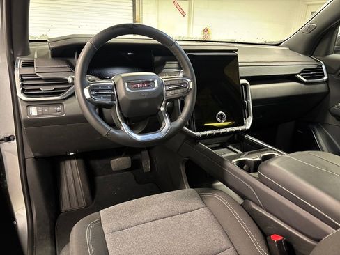 Used 2025 GMC Acadia Elevation image 29