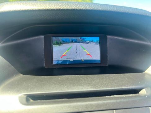 Used 2017 Ford Focus SE w/ Cold Weather Package FWD image 14