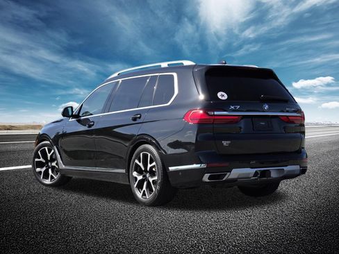 Used 2021 BMW X7 xDrive40i w/ Premium Package AWD/4WD image 19