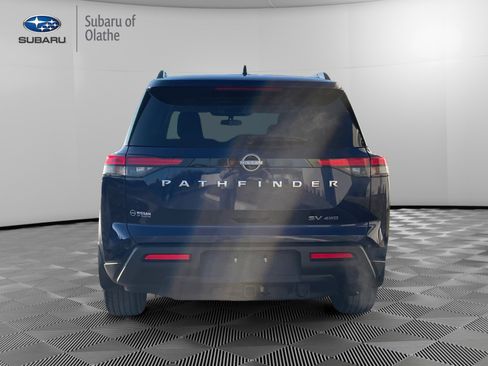 Used 2024 Nissan Pathfinder SV w/ SV Premium Package image 10