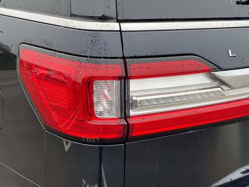 Used 2021 Lincoln Navigator L Reserve w/ Luxury Package image 10