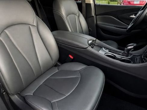 Used 2020 Buick Envision Essence AWD/4WD image 12
