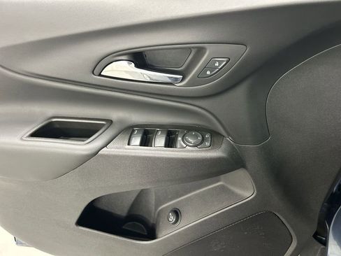 Used 2024 Chevrolet Equinox LT image 11