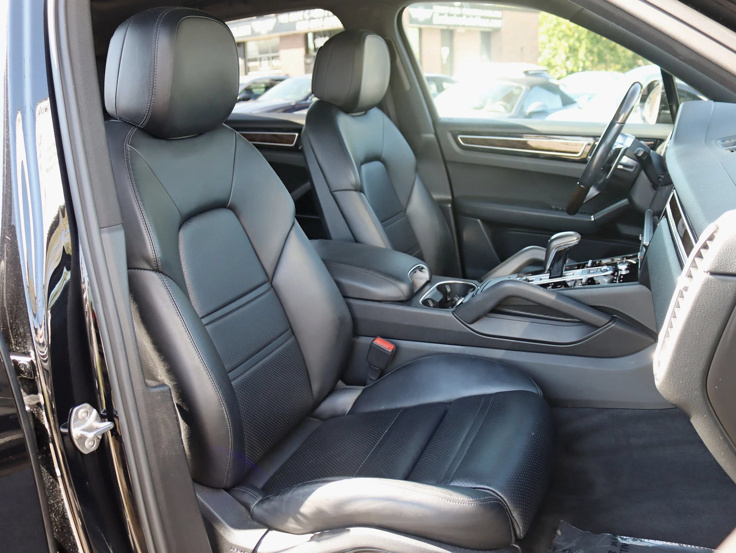 Used 2020 Porsche Cayenne AWD/4WD image 28