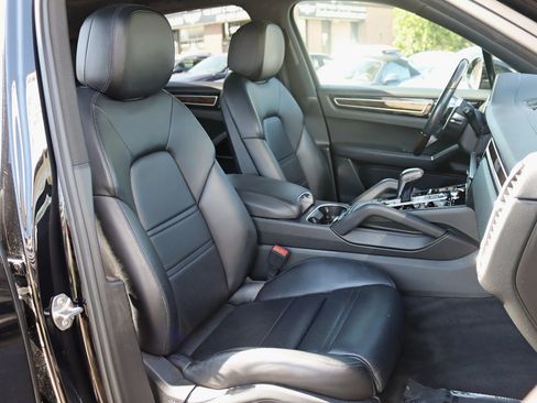 Used 2020 Porsche Cayenne AWD/4WD image 28