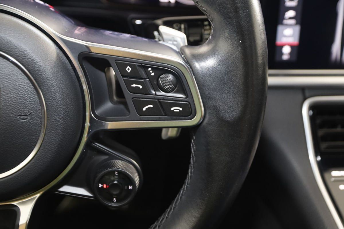 Used 2018 Porsche Panamera 4 AWD/4WD image 47