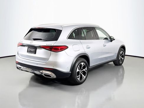 Used 2025 Mercedes-Benz GLC 350e 4MATIC image 7