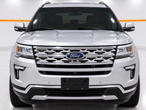 Used 2018 Ford Explorer Limited w/ Equipment Group 301A FWD image 8