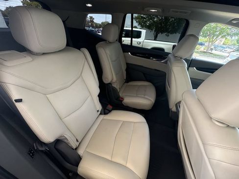 Certified 2024 Cadillac XT6 Premium Luxury w/ Technology Package FWD image 28