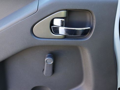 Used 2016 Nissan Frontier S image 27