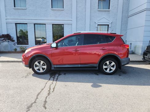 Used 2015 Toyota RAV4 XLE FWD image 2