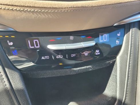 Used 2017 Cadillac XT5 Platinum w/ Driver Assist Package image 25