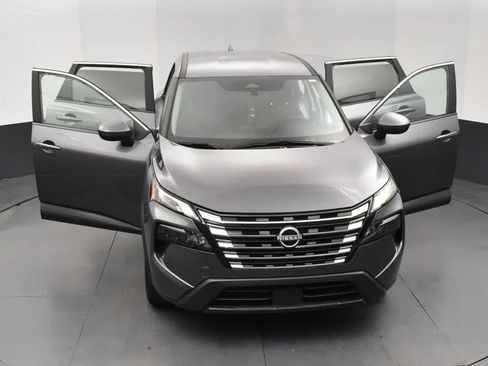 Used 2025 Nissan Rogue SV FWD image 10