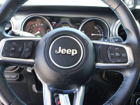 Used 2022 Jeep Wrangler Unlimited Rubicon 4xe AWD/4WD image 24