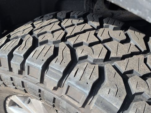 Used 2015 Ford F150 Lariat w/ Equipment Group 502A Luxury image 4