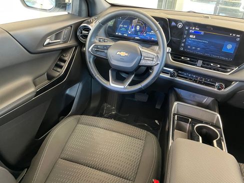 Used 2025 Chevrolet Equinox LT image 34