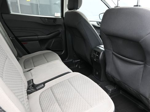 Used 2022 Ford Escape SE w/ SE Sport Appearance Package image 24