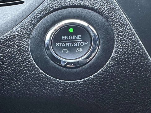 Used 2019 Ford Explorer XLT w/ Equipment Group 202A image 30