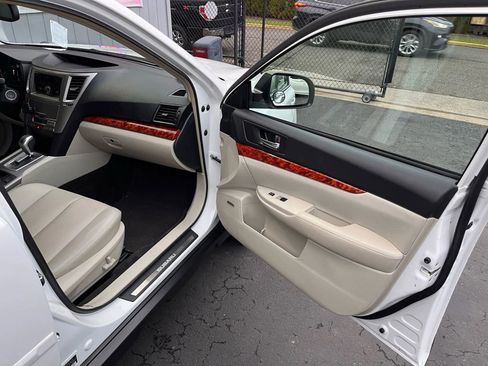 Used 2012 Subaru Outback 3.6R Limited w/ Moonroof Pkg image 25
