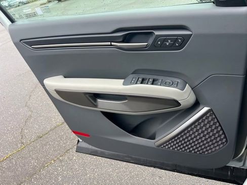 New 2026 Kia EV9 Wind AWD/4WD image 18