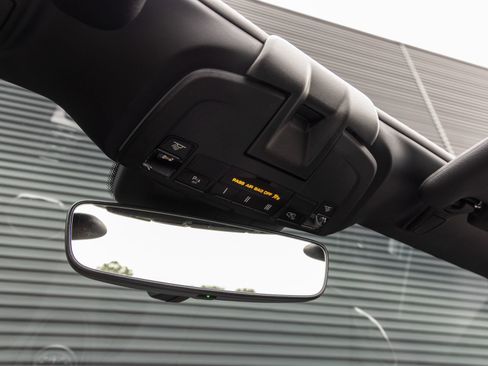 Certified 2025 Porsche 718 Boxster RWD image 21