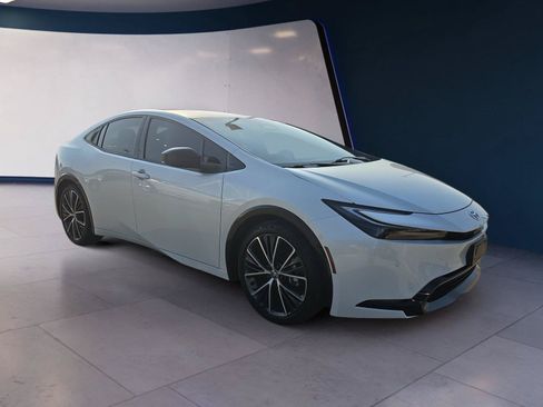 Used 2025 Toyota Prius Limited w/ Limited Premium Package FWD image 7