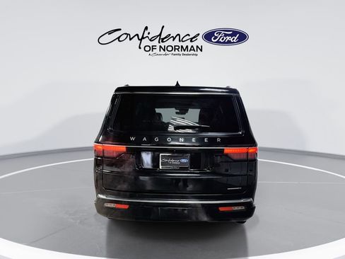 Used 2024 Jeep Wagoneer L Series II w/ Flexible Seating Group image 7