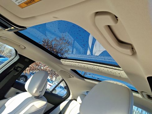 New 2026 Mercedes-Benz E 450 4MATIC Sedan image 9