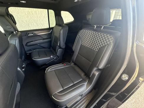 Certified 2024 GMC Acadia Denali AWD/4WD image 26