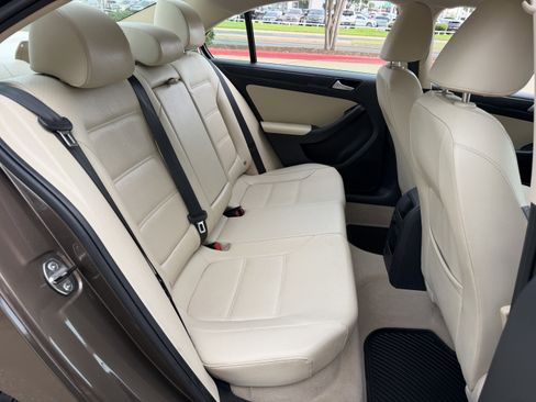 Used 2014 Volkswagen Jetta SE FWD image 13