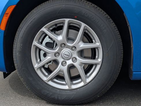 New 2026 Chrysler Pacifica Select FWD image 4