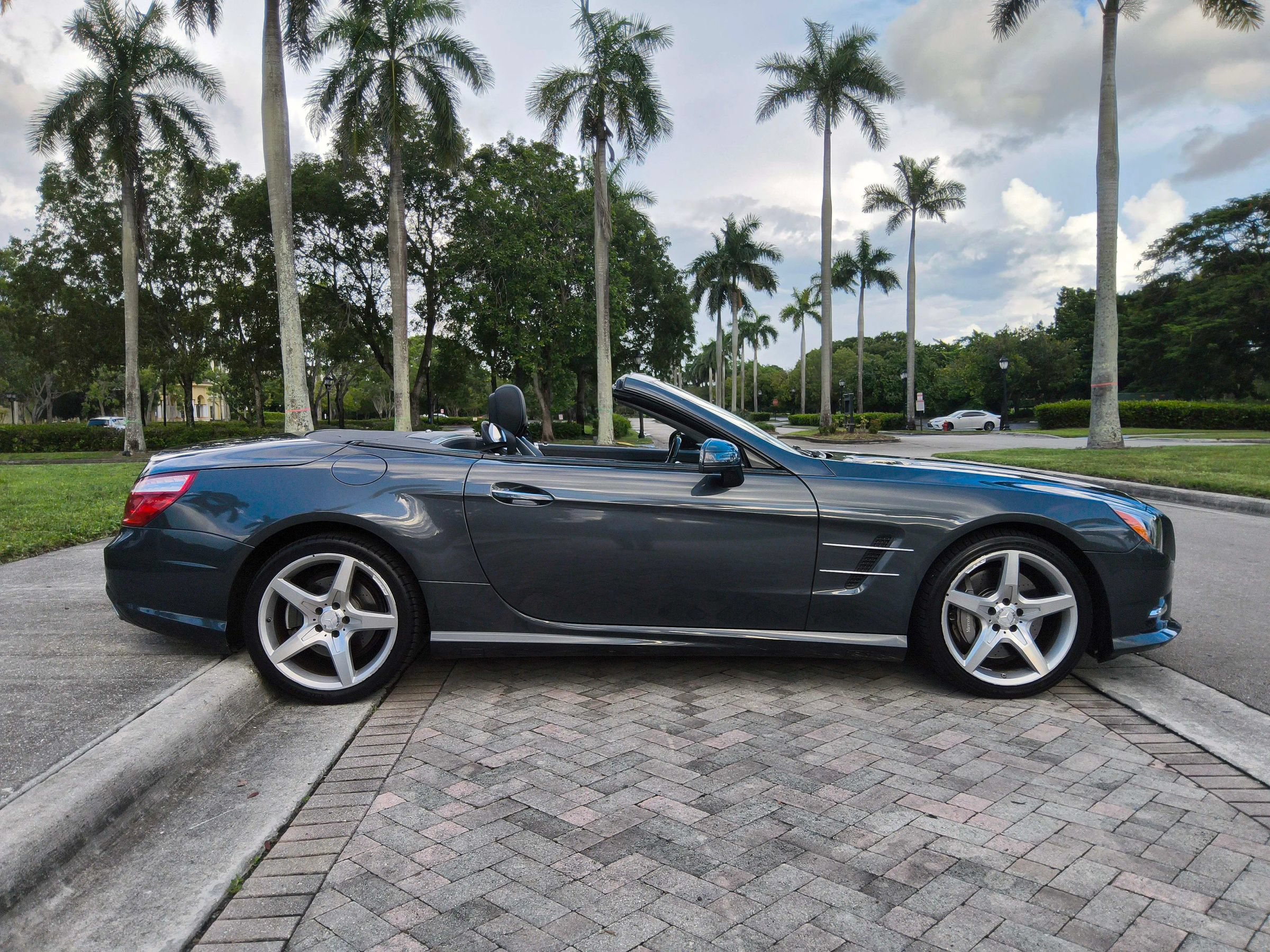 Used 2014 Mercedes-Benz SL 550 image 17