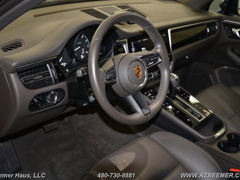 Used 2023 Porsche Macan image 13