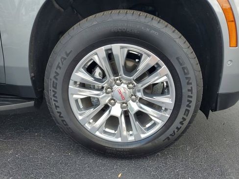 Used 2025 GMC Yukon XL Denali AWD/4WD image 5