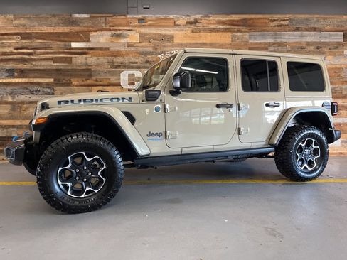 Used 2022 Jeep Wrangler Unlimited Rubicon 4xe w/ Cold Weather Group image 16