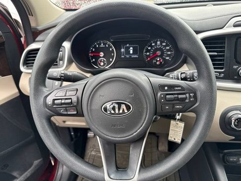 Used 2017 Kia Sorento AWD image 17