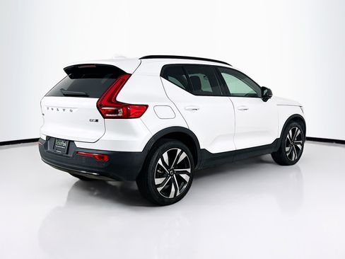 Used 2025 Volvo XC40 B5 Plus AWD/4WD image 9