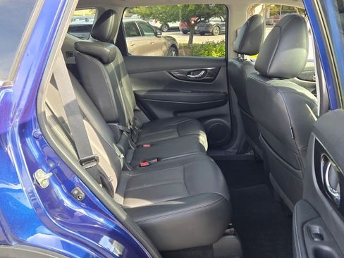 Used 2017 Nissan Rogue SL w/ SL Premium Package image 8