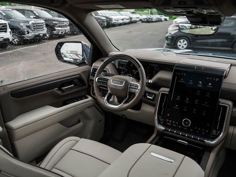 New 2026 GMC Yukon XL Denali w/ Denali Reserve Package AWD/4WD image 16
