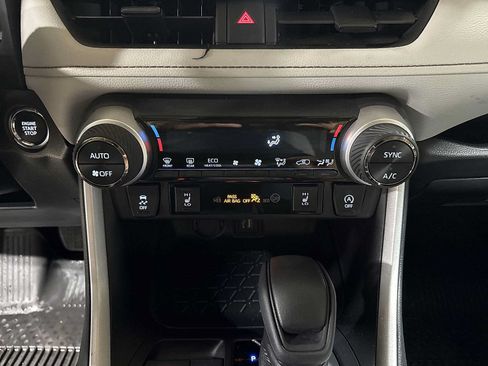Used 2025 Toyota RAV4 XLE w/ Convenience Package AWD/4WD image 21