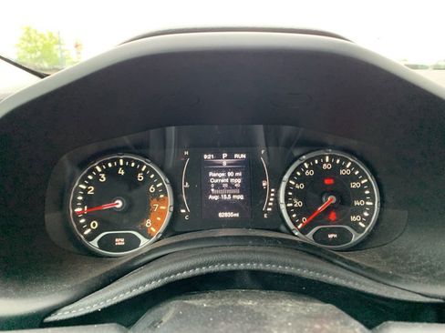 Used 2016 Jeep Renegade Latitude w/ Popular Equipment Group AWD/4WD image 37