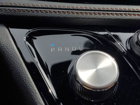 New 2026 Chrysler Pacifica Pinnacle image 30