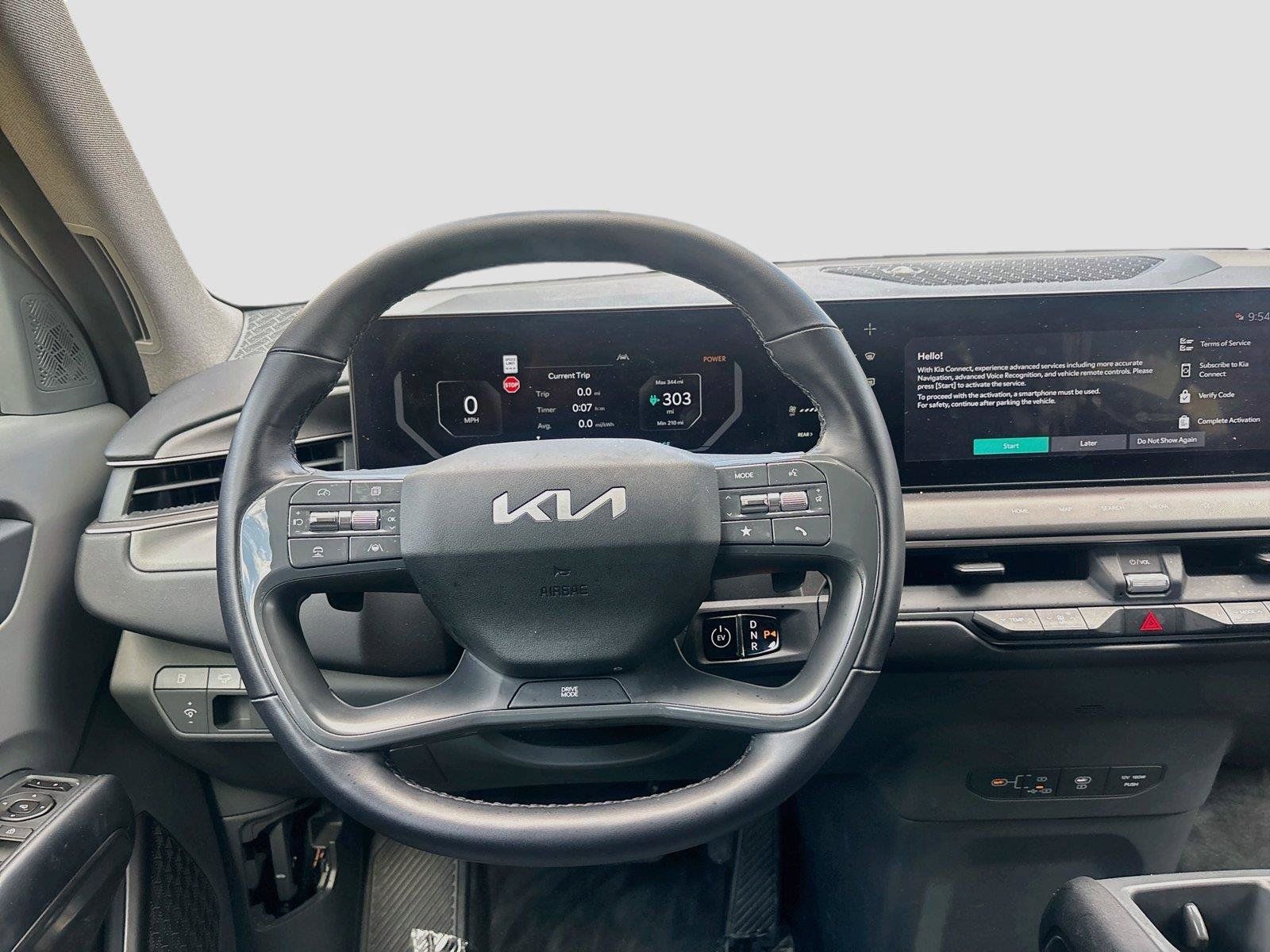 Used 2024 Kia EV9 Light Long Range RWD image 16
