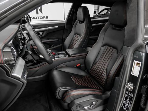 Used 2020 Lamborghini Urus image 44